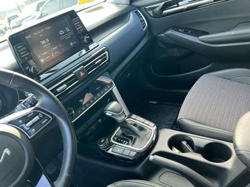 Used 2023 Kia Seltos S image 15