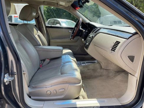 Used 2010 Cadillac DTS Luxury image 10