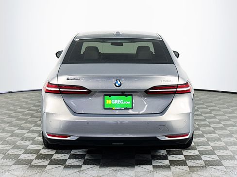 Used 2024 BMW 530i w/ Premium Package RWD image 7
