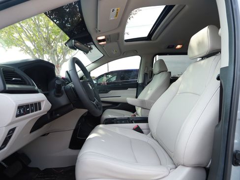 Used 2026 Honda Odyssey EX-L image 16