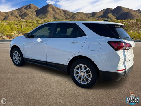 Used 2023 Chevrolet Equinox LS w/ Driver Confidence II Package image 3
