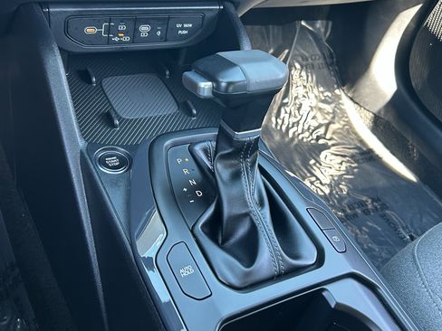 Used 2025 Kia K4 EX image 25