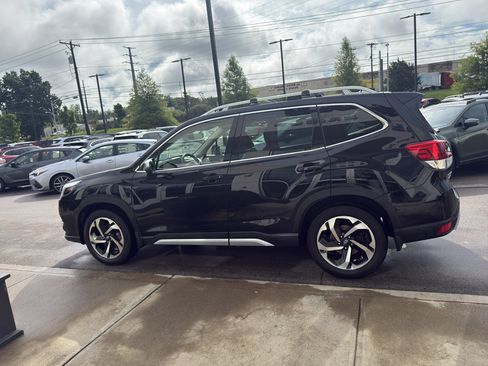 Used 2023 Subaru Forester Touring AWD/4WD image 6