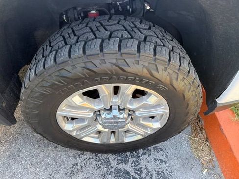 Used 2022 GMC Sierra 2500 Denali AWD/4WD image 13