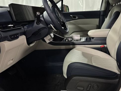 New 2026 Kia Carnival EX FWD image 13
