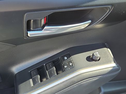 Used 2023 Toyota Highlander XSE image 15