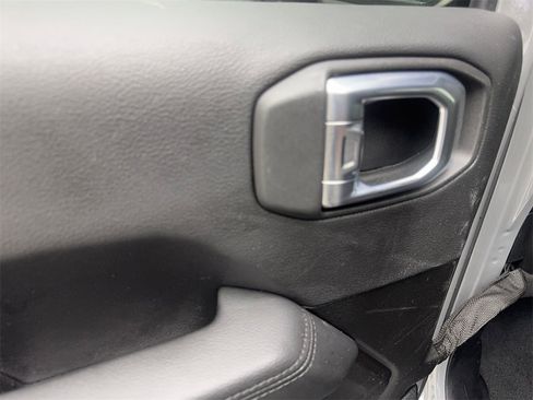 Used 2023 Jeep Wrangler Altitude image 37