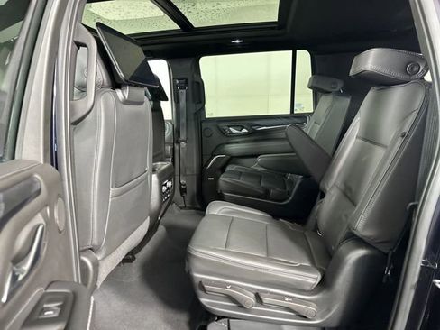 Used 2022 GMC Yukon XL Denali w/ Denali Ultimate Package image 25