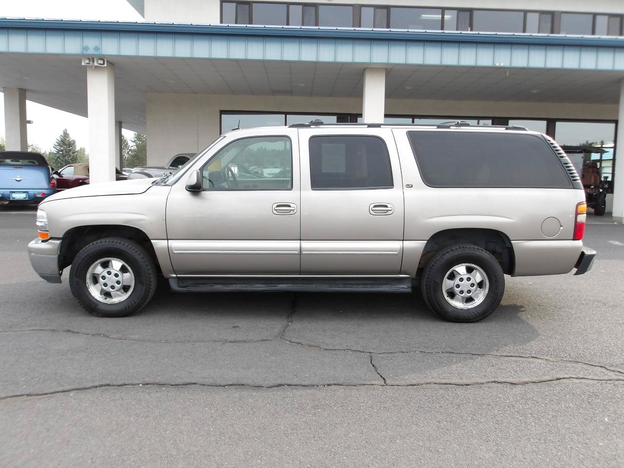 Used 2003 Chevrolet Suburban LT w/ LT Preferred Equipment Group AWD/4WD image 2
