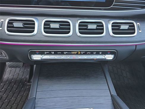 New 2026 Mercedes-Benz GLE 450e 4MATIC image 31