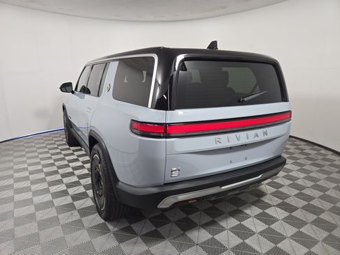 Used 2025 Rivian R1S Adventure AWD/4WD image 3