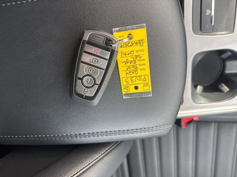 Used 2024 Ford Edge SEL w/ Convenience Package image 23