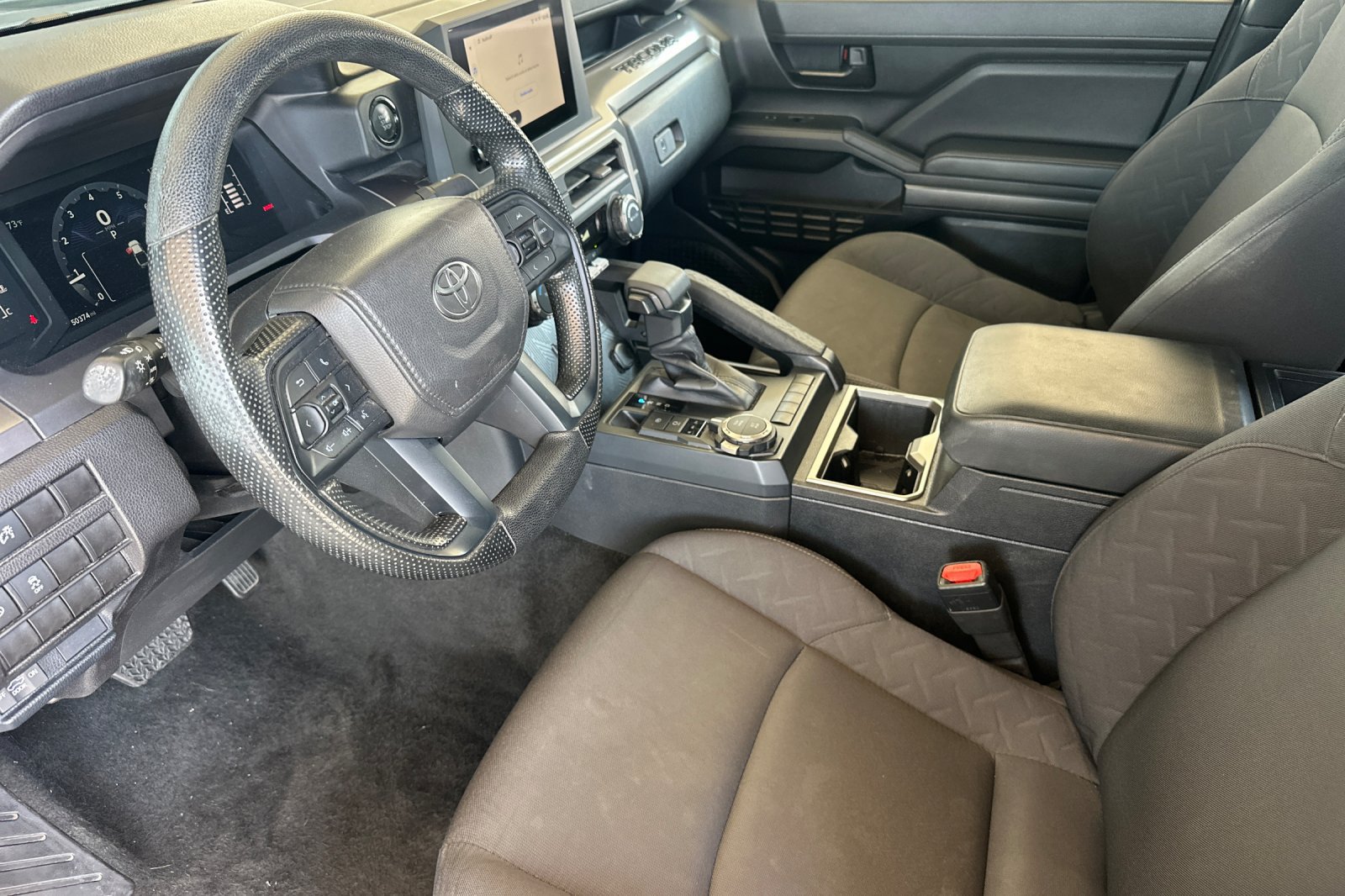 Used 2025 Toyota Tacoma SR5 AWD/4WD image 10