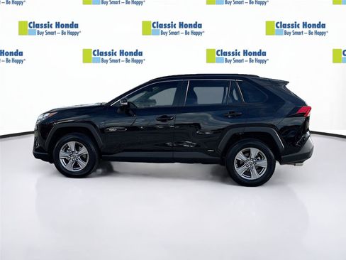 Used 2025 Toyota RAV4 XLE AWD/4WD image 4