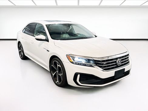 Used 2021 Volkswagen Passat 2.0T R-Line FWD image 3