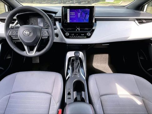 Used 2024 Toyota Corolla SE image 16