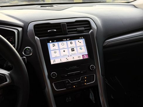 Used 2019 Ford Fusion SE FWD image 31