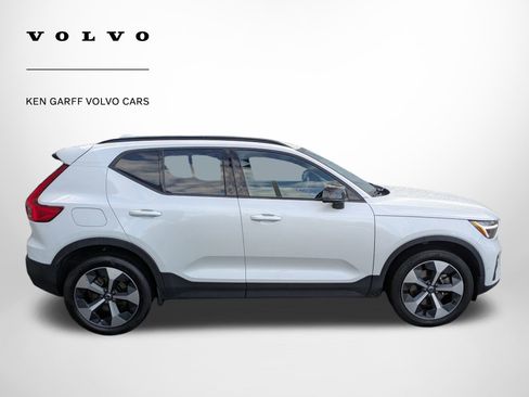 Used 2023 Volvo XC40 B5 Ultimate w/ Protection Package Premier image 2