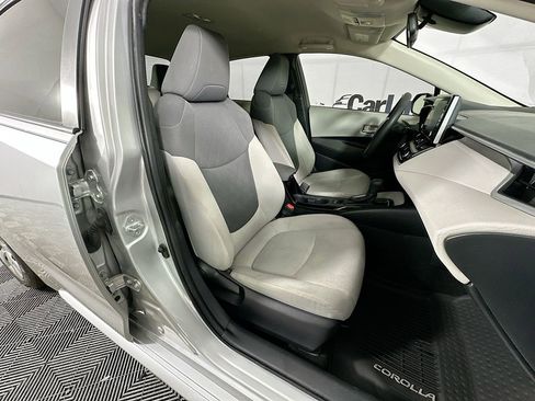 Used 2020 Toyota Corolla LE FWD image 30
