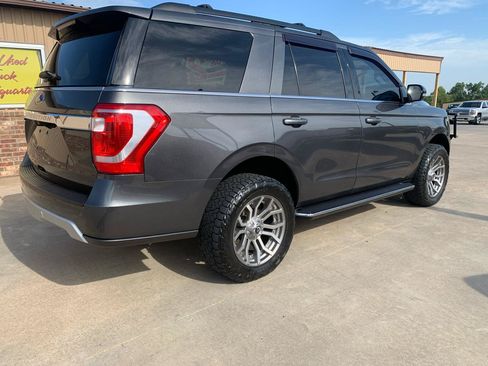 Used 2020 Ford Expedition XLT w/ Equipment Group 202A RWD image 2