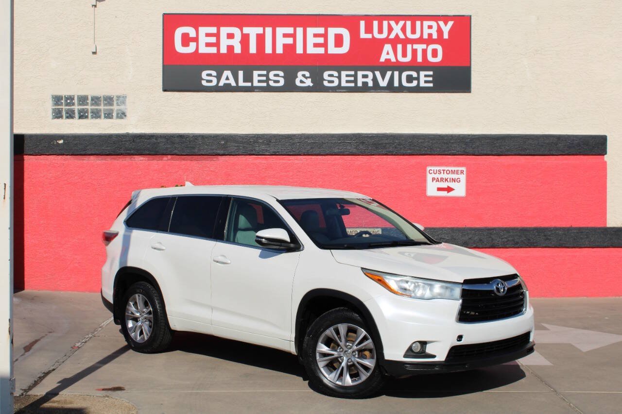 Used 2015 Toyota Highlander Plus AWD/4WD image 1