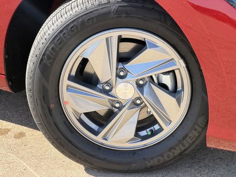 New 2026 Hyundai Elantra SE image 9