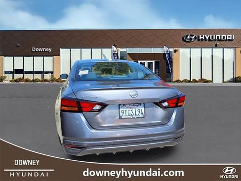 Used 2025 Nissan Altima 2.5 SV image 4