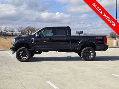 Used 2021 Ford F250 Lariat w/ Lariat Ultimate Package AWD/4WD image 3