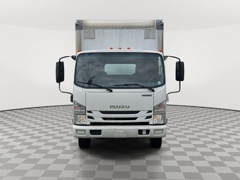 Used 2020 Isuzu NPR RWD image 2