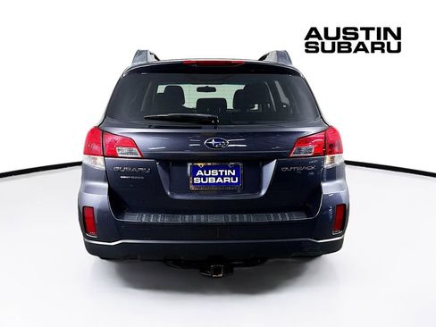 Used 2010 Subaru Outback 2.5i Limited AWD/4WD image 6