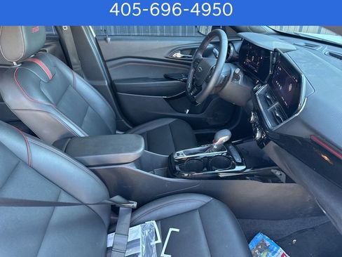 Used 2025 Chevrolet Trax RS w/ Driver Confidence Package image 14