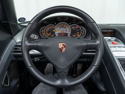 Used 2005 Porsche Carrera GT RWD image 30