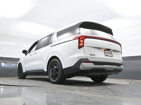 Used 2026 Kia Carnival FWD image 49