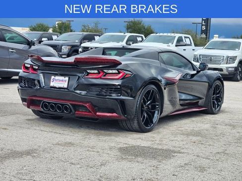 Used 2025 Chevrolet Corvette Z06 image 3