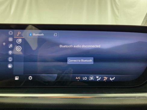 Used 2024 Buick Envision Preferred AWD/4WD image 26