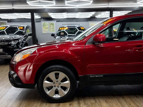 Used 2013 Subaru Outback 2.5i Limited AWD/4WD image 3
