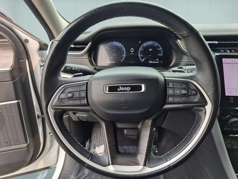 Used 2022 Jeep Grand Cherokee L Limited AWD/4WD image 18