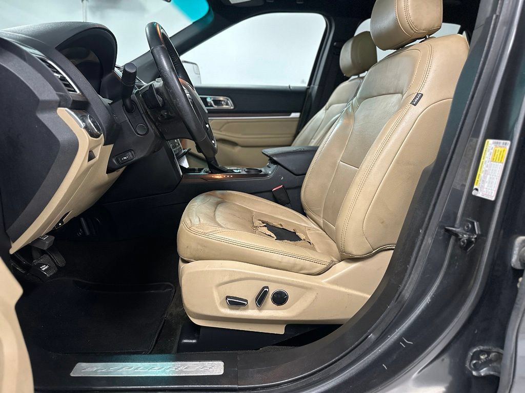 Used 2016 Ford Explorer Limited FWD image 16