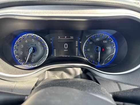 Used 2018 Chrysler Pacifica Touring Plus w/ S Appearance Package FWD image 27
