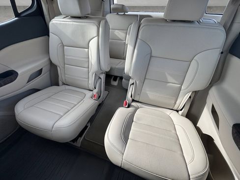 Used 2023 GMC Acadia Denali w/ Denali Ultimate Package image 24