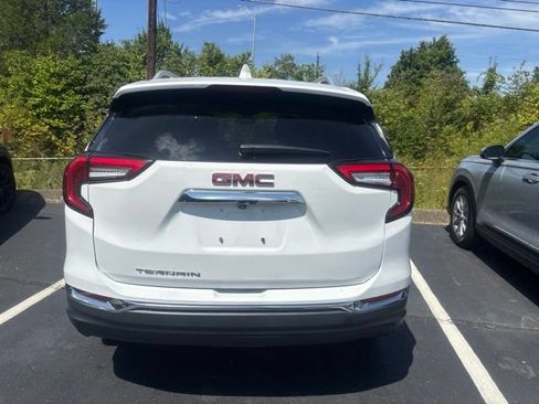 Used 2024 GMC Terrain SLT FWD image 4
