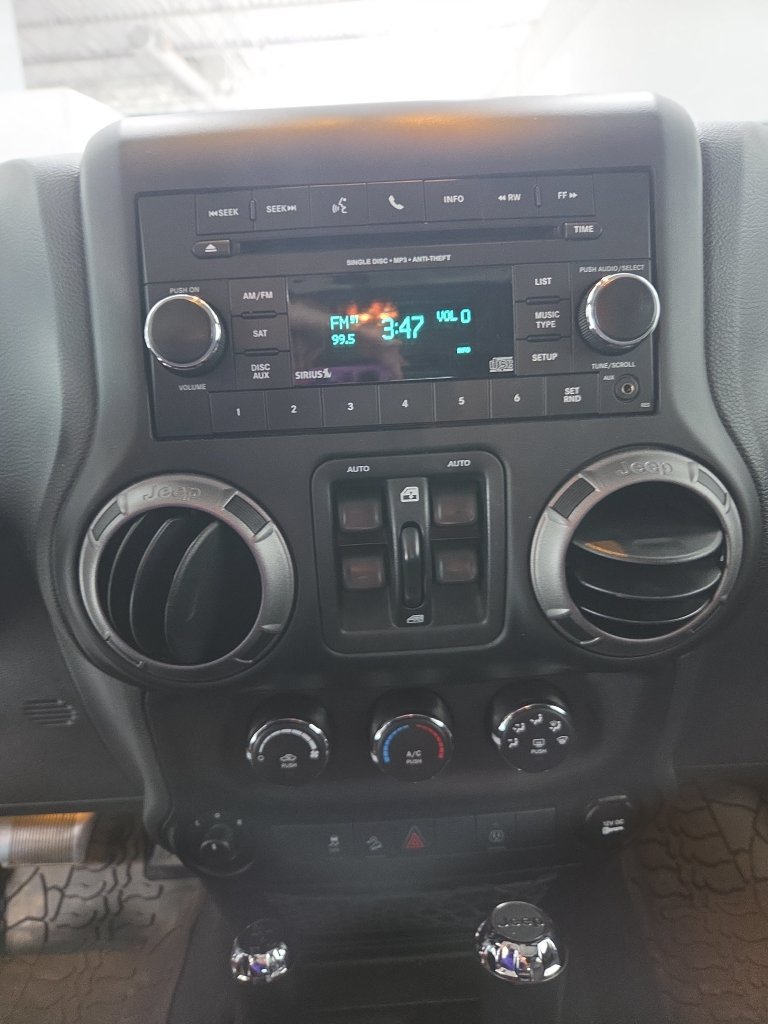 Used 2018 Jeep Wrangler Unlimited Sport AWD/4WD image 33
