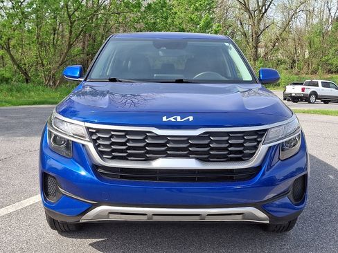 Used 2023 Kia Seltos LX AWD/4WD image 2