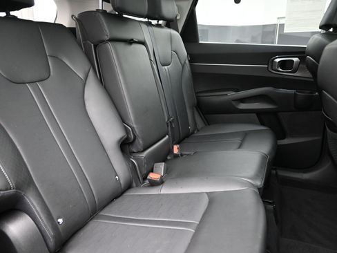 Used 2024 Kia Sorento S w/ Panoramic Sunroof Package image 25