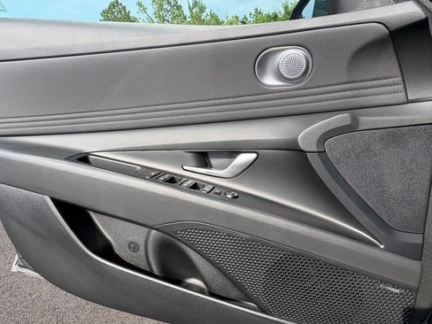 New 2026 Hyundai Elantra Limited FWD image 19
