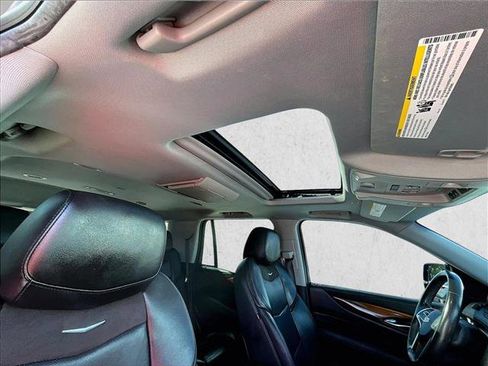 Used 2020 Cadillac Escalade Premium Luxury image 17