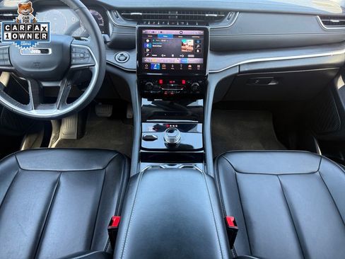 Used 2023 Jeep Grand Cherokee Limited image 10