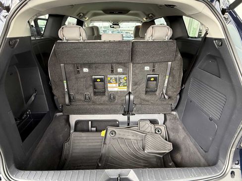 Used 2026 Toyota Sienna LE AWD/4WD image 32