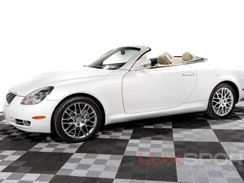 Used 2010 Lexus SC 430 Convertible image 1