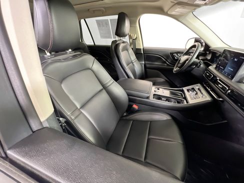 Used 2024 Lincoln Aviator AWD w/ Premium Package image 27